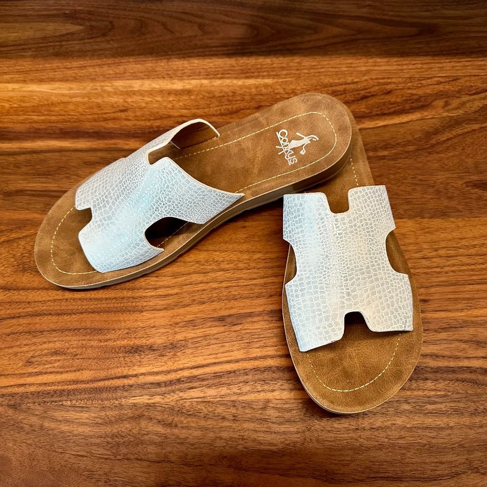 Corkys Bogalusa Slide White-Crocodile NWOT Size 9